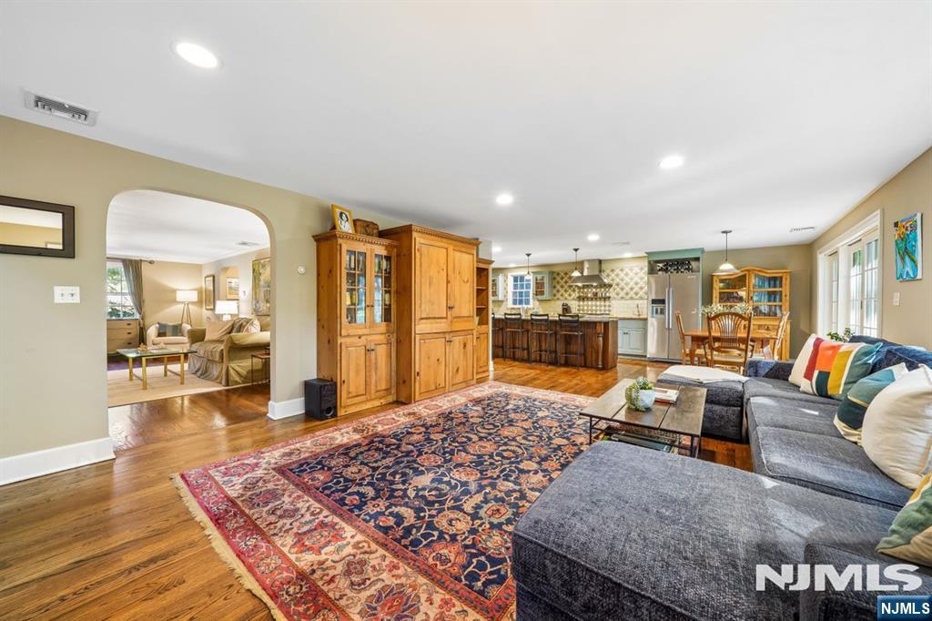 45 Wayland Drive Property Photo 9