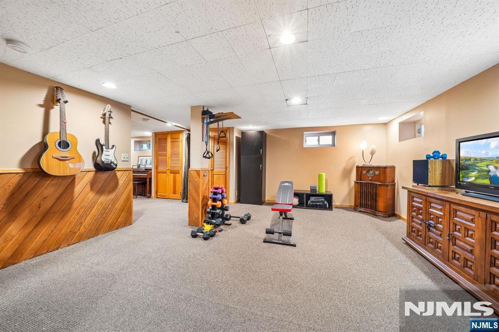 45 Wayland Drive Property Photo 32