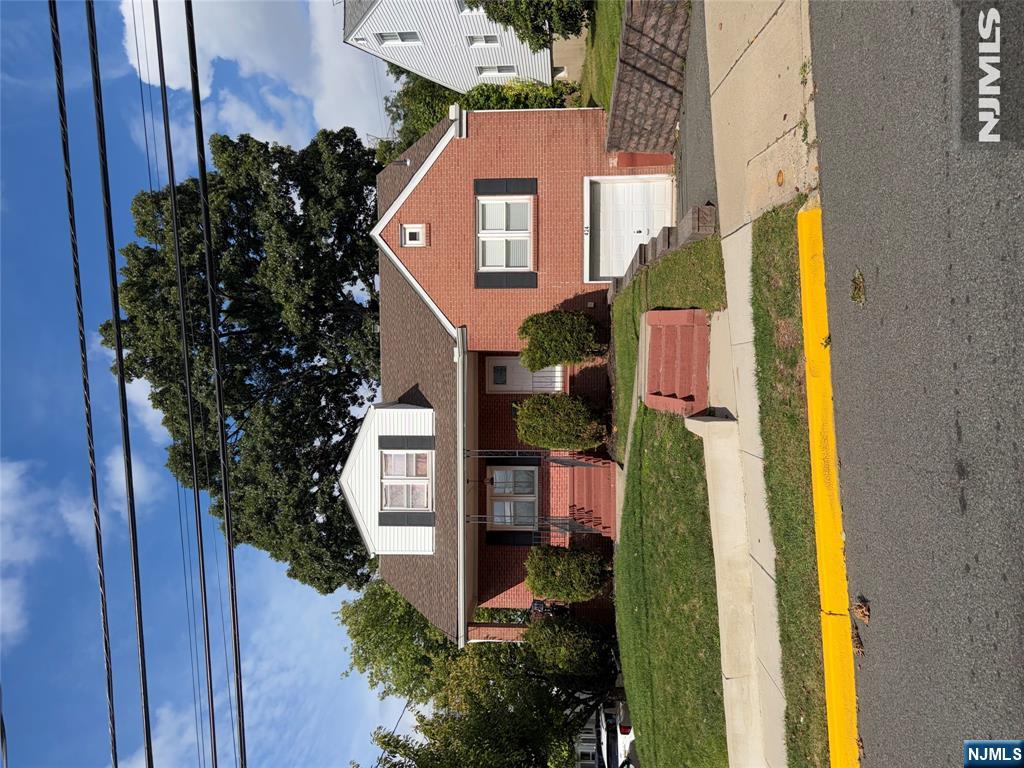424-426 Greylock Parkway Property Photo 1