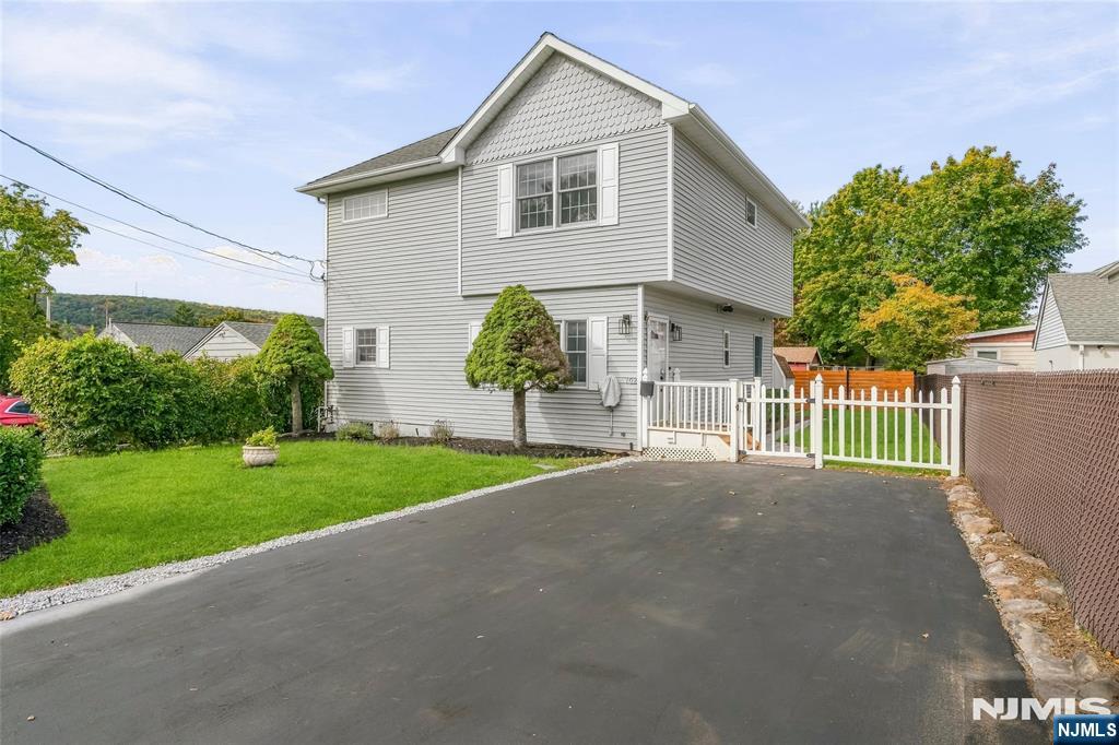 102 Sherwood Avenue Property Photo 4