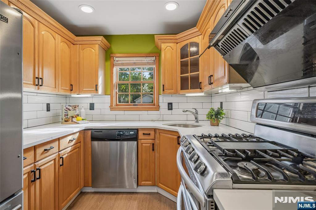 102 Sherwood Avenue Property Photo 16