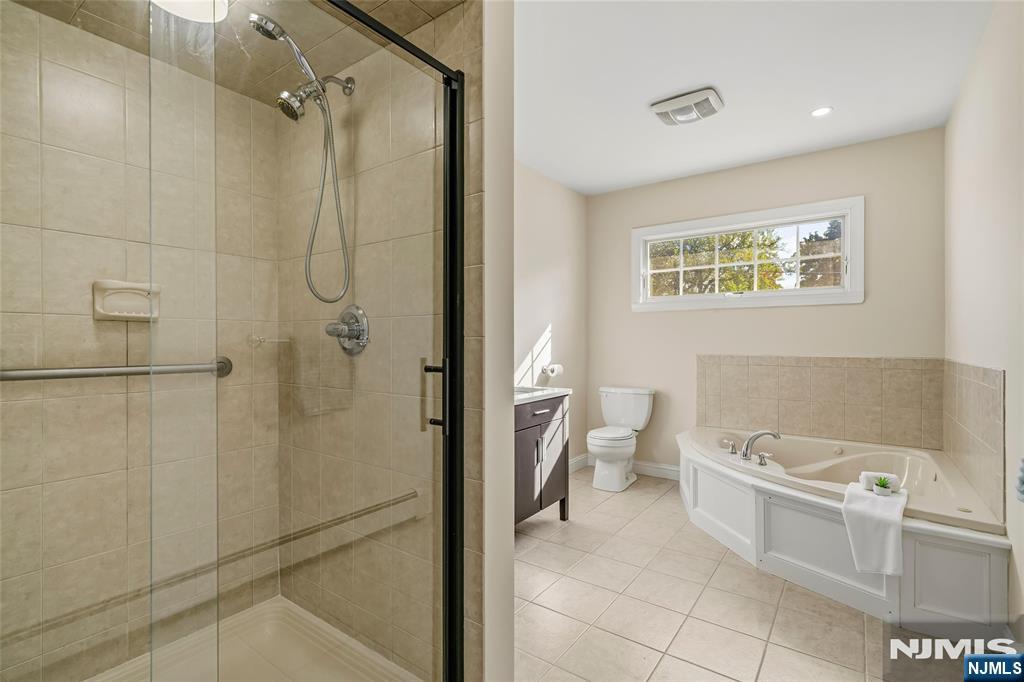 102 Sherwood Avenue Property Photo 33