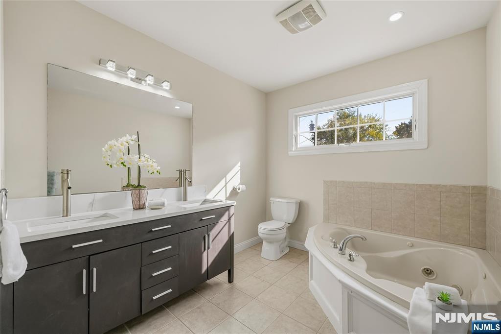 102 Sherwood Avenue Property Photo 34