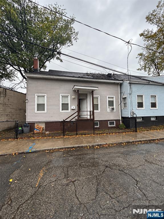 11 N Bridge Street Property Photo 1