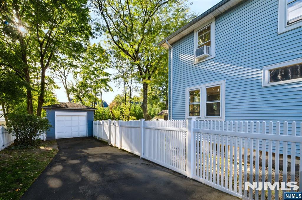 436 Kinderkamack Road Property Photo 26