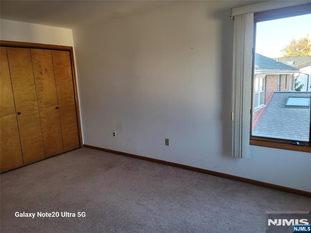 330 12th Street B Property Photo 1