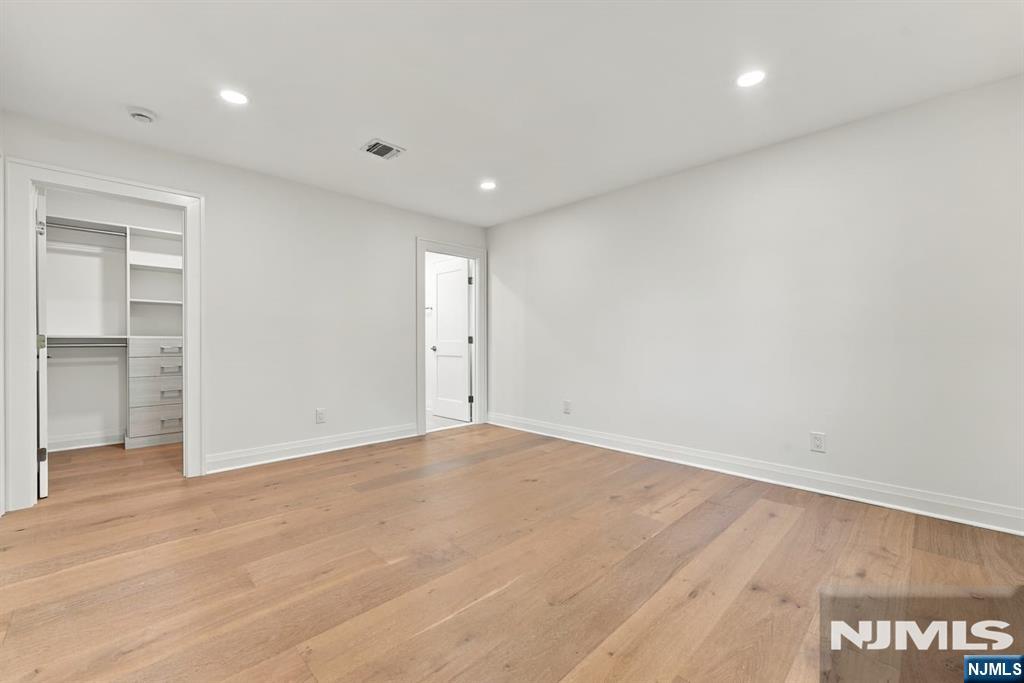 785 Summit Avenue Property Photo 24