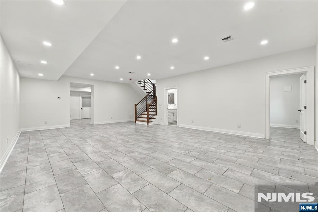 785 Summit Avenue Property Photo 30