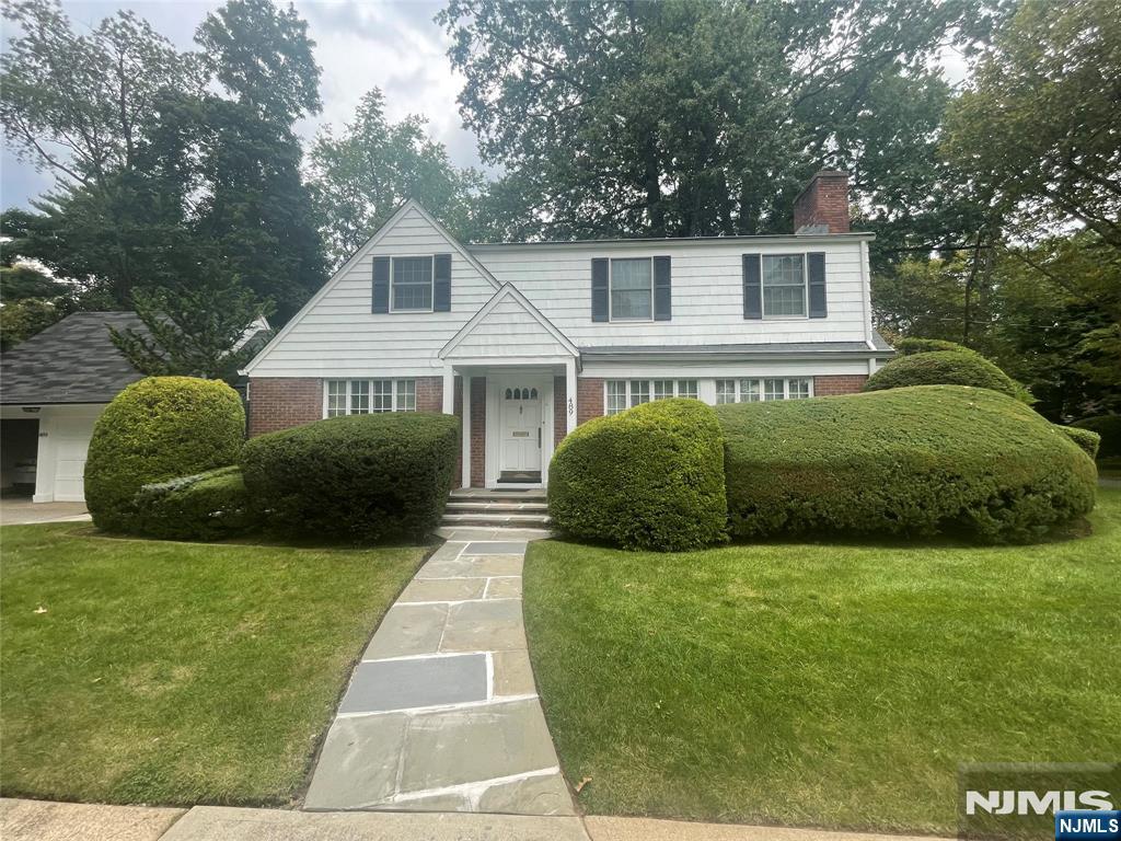 489 Reis Avenue Property Photo 1