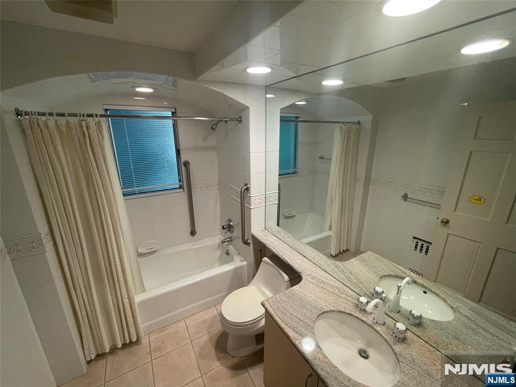 489 Reis Avenue Property Photo 15