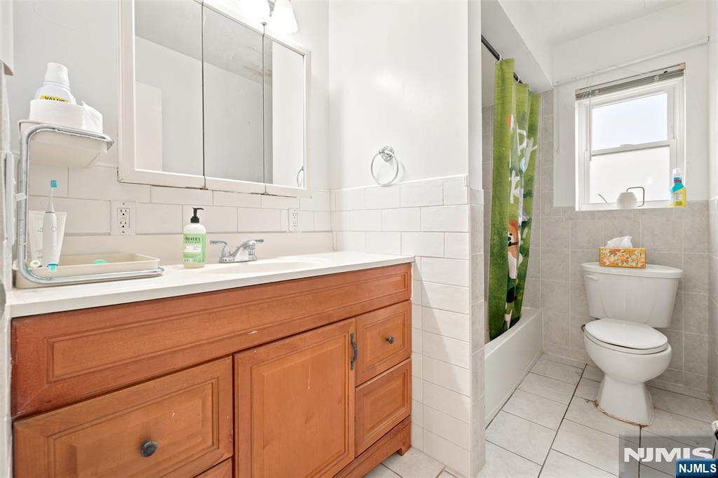 1030 Koelle Boulevard 1 Property Photo 8