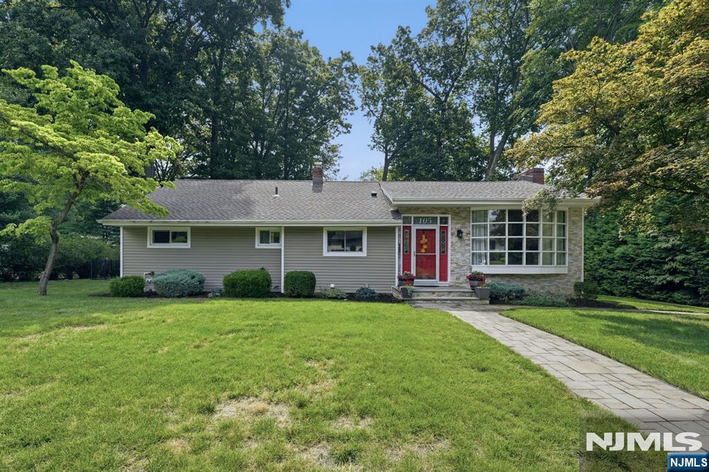 105 Winthrop Road Property Photo 1