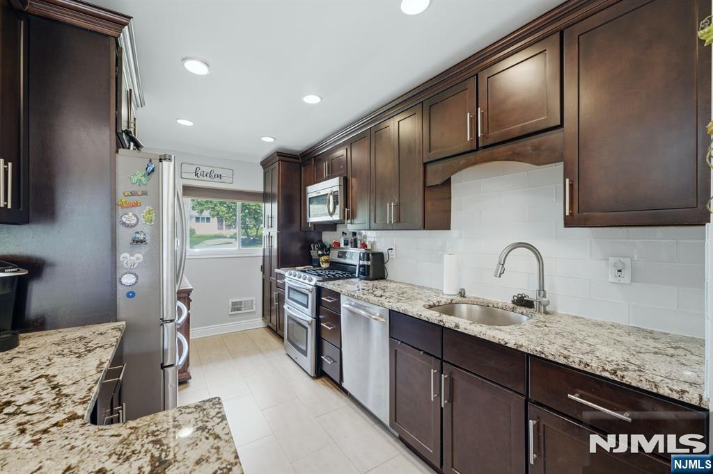 105 Winthrop Road Property Photo 14