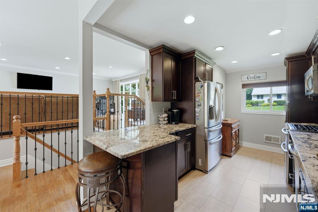 105 Winthrop Road Property Photo 15