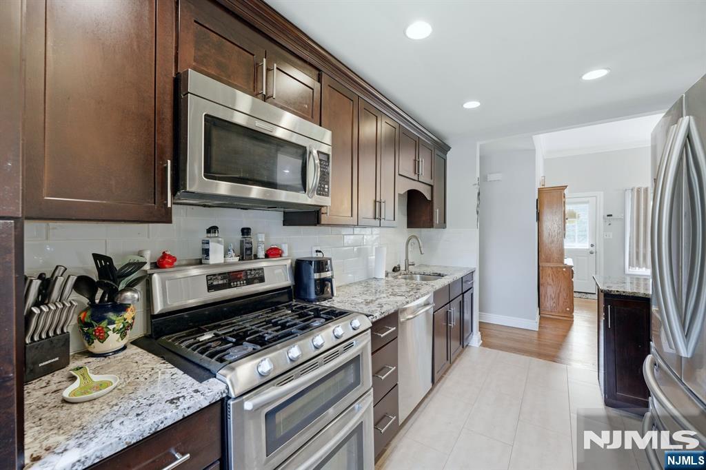 105 Winthrop Road Property Photo 16