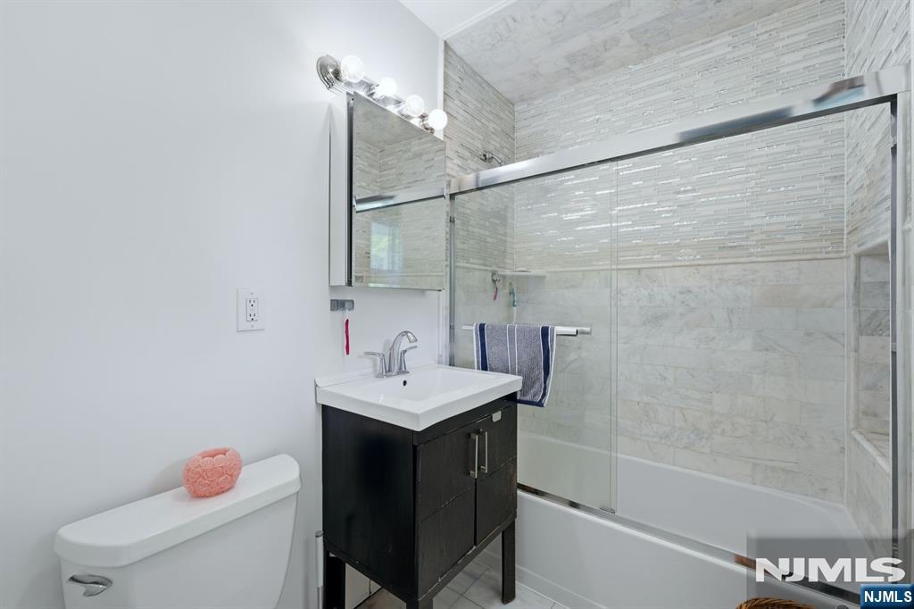 105 Winthrop Road Property Photo 19