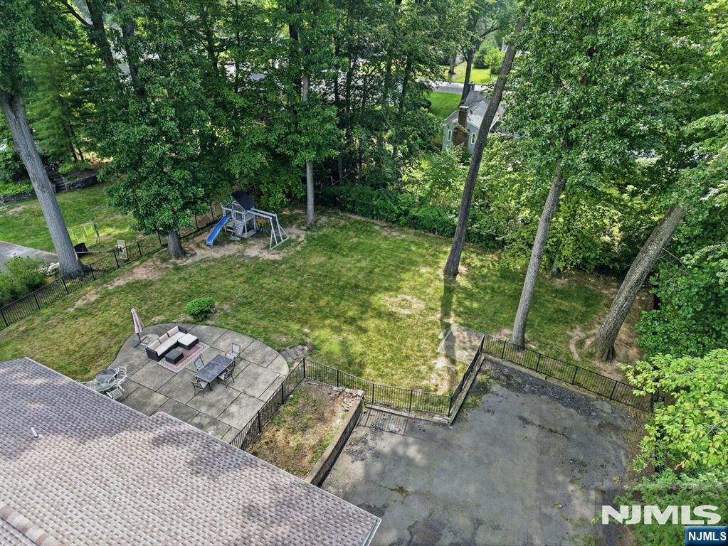 105 Winthrop Road Property Photo 34