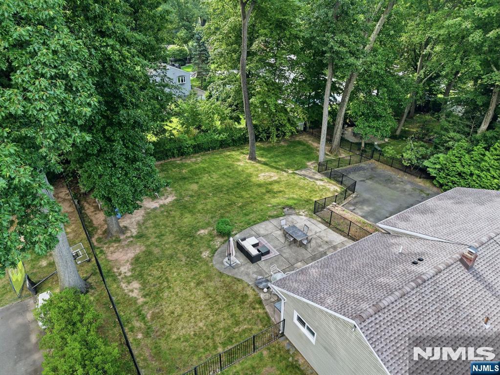 105 Winthrop Road Property Photo 35