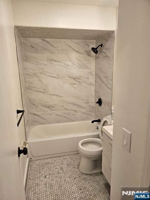 700 Schuyler Avenue B23 Property Photo 7