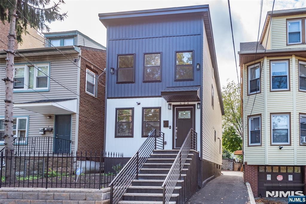 26039178 Property Photo 1