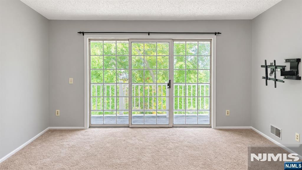 898 Tuliptree Court Property Photo 8