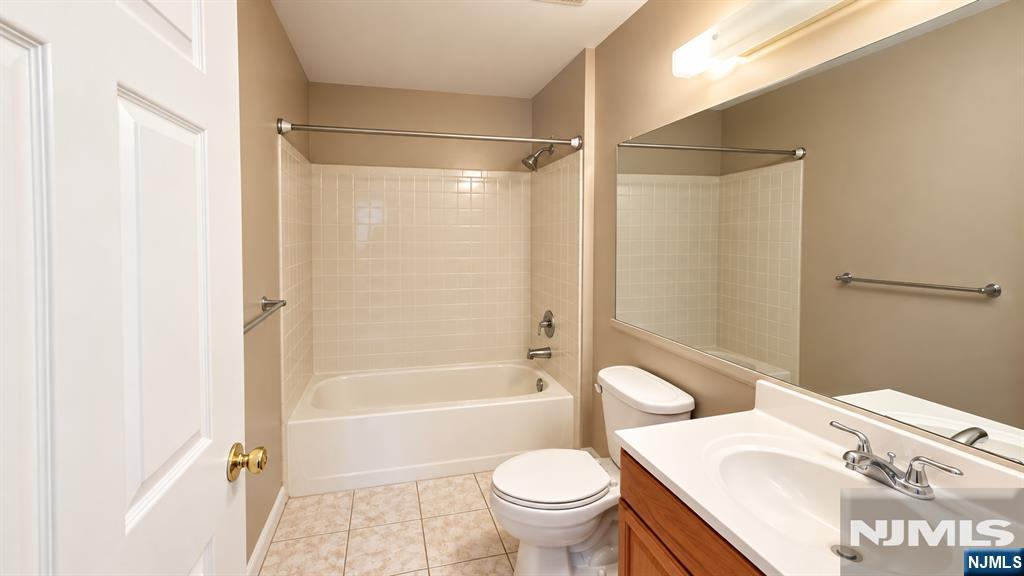 898 Tuliptree Court Property Photo 10