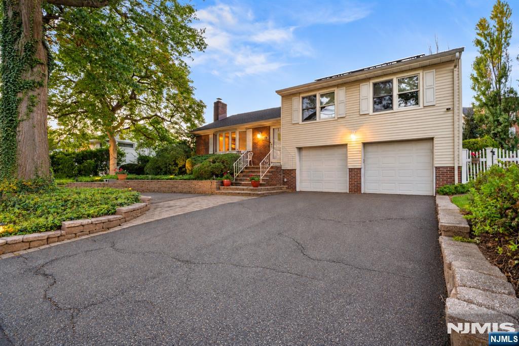 21 Ravine Avenue Property Photo 1