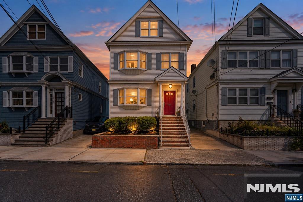 163 8th Street Property Photo 1