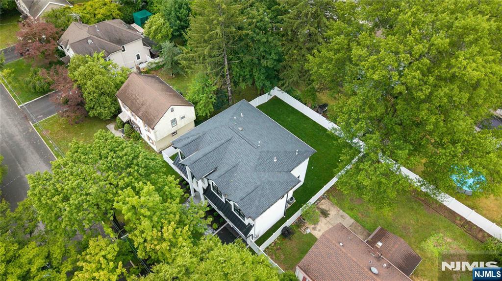 395 Hickory Avenue Property Photo 2