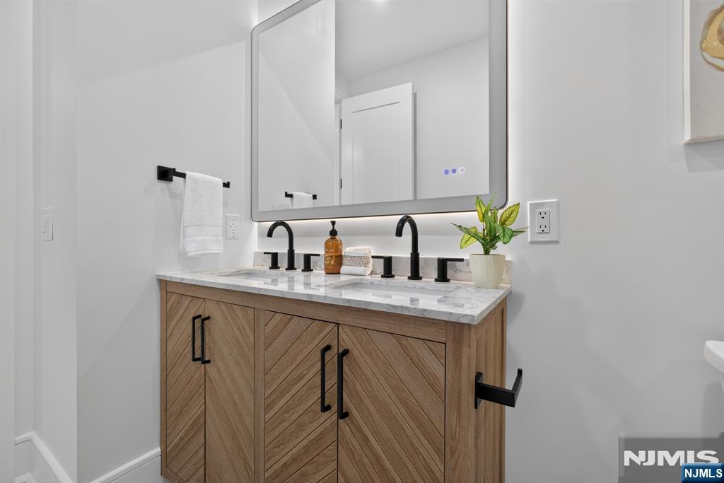 395 Hickory Avenue Property Photo 19