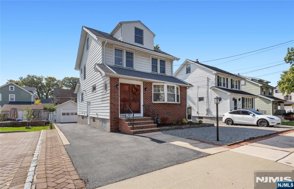 162 Chestnut Avenue Property Photo 1