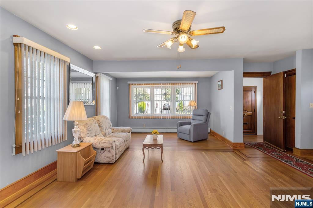 162 Chestnut Avenue Property Photo 2