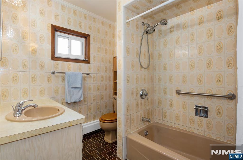 162 Chestnut Avenue Property Photo 18
