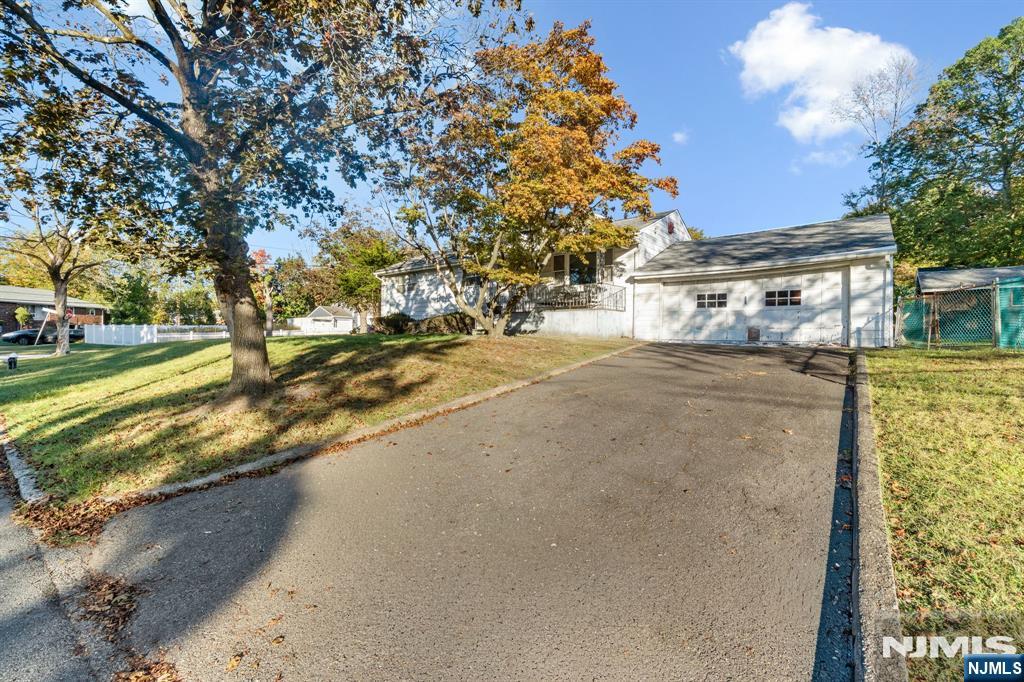 2 Overlook Avenue Property Photo 1
