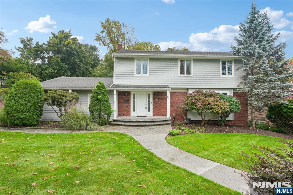 26 Almroth Drive Property Photo 1