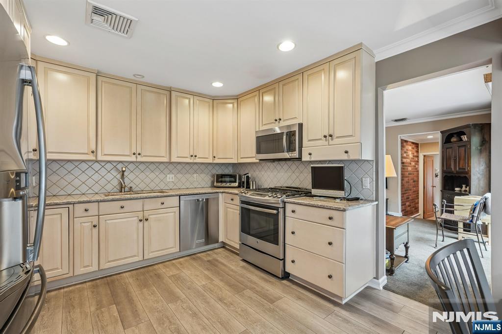 26 Almroth Drive Property Photo 11