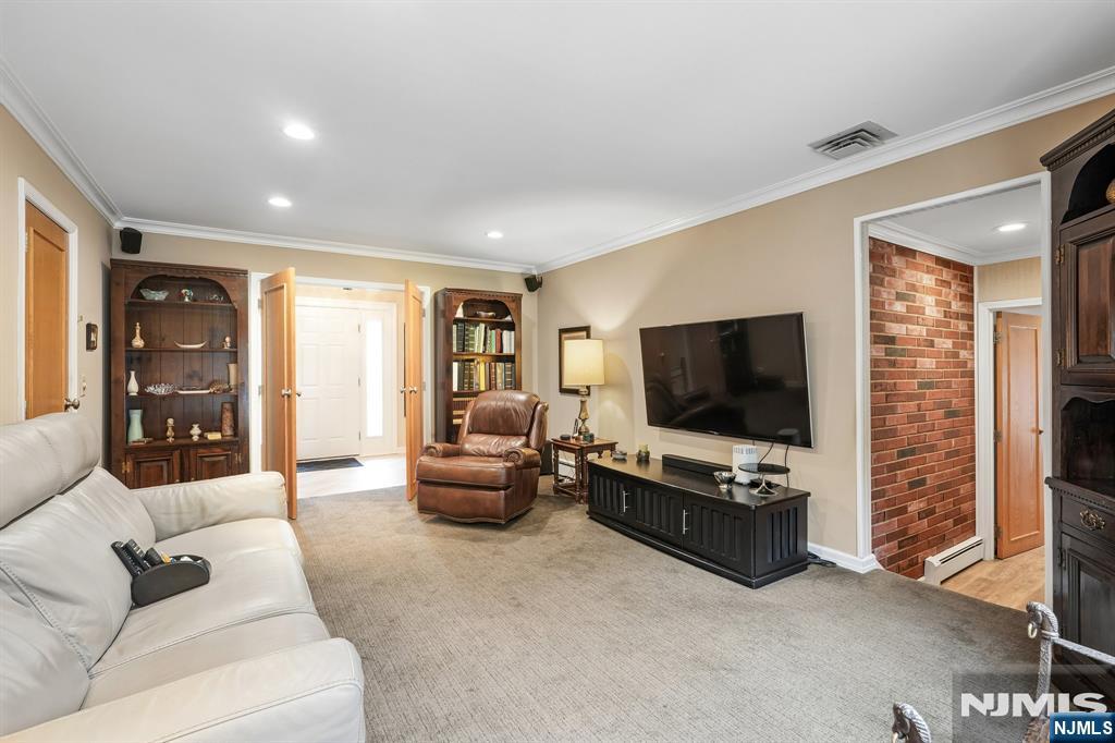 26 Almroth Drive Property Photo 15