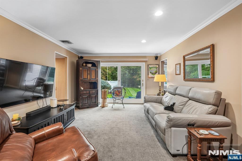 26 Almroth Drive Property Photo 16