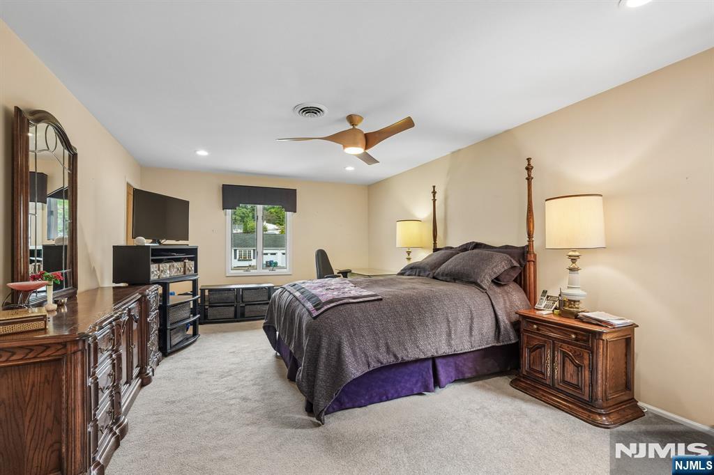 26 Almroth Drive Property Photo 19