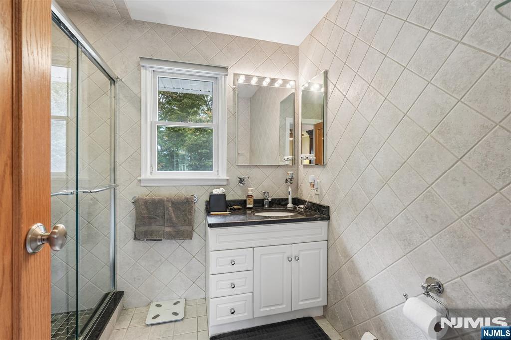 26 Almroth Drive Property Photo 21