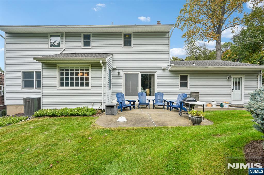 26 Almroth Drive Property Photo 31