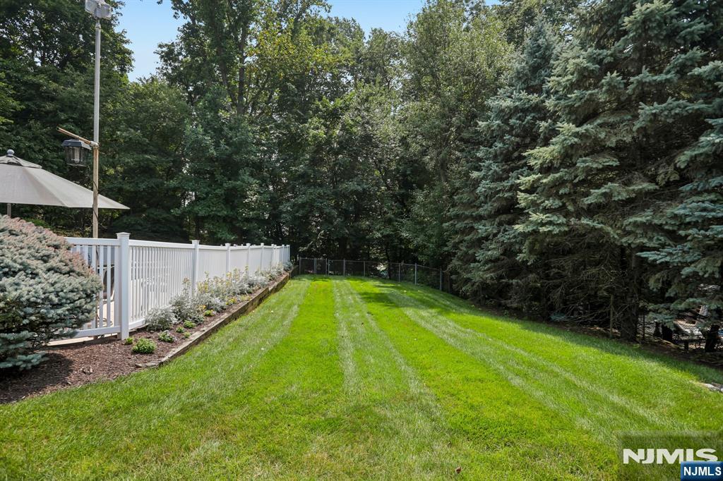26 Almroth Drive Property Photo 35