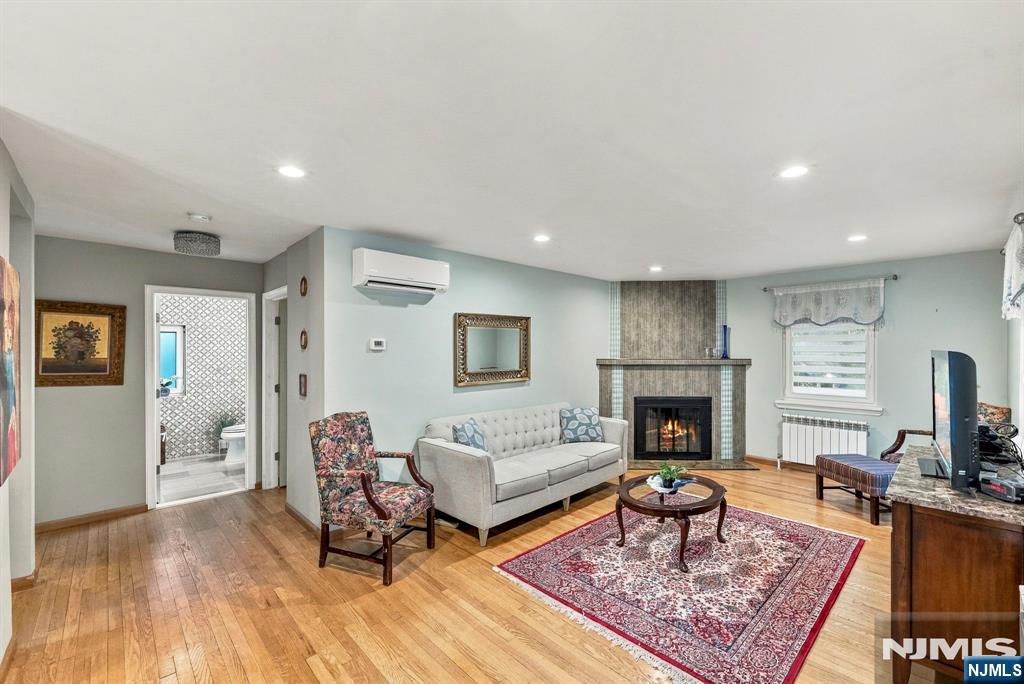 1118 Wilson Avenue Property Photo 2