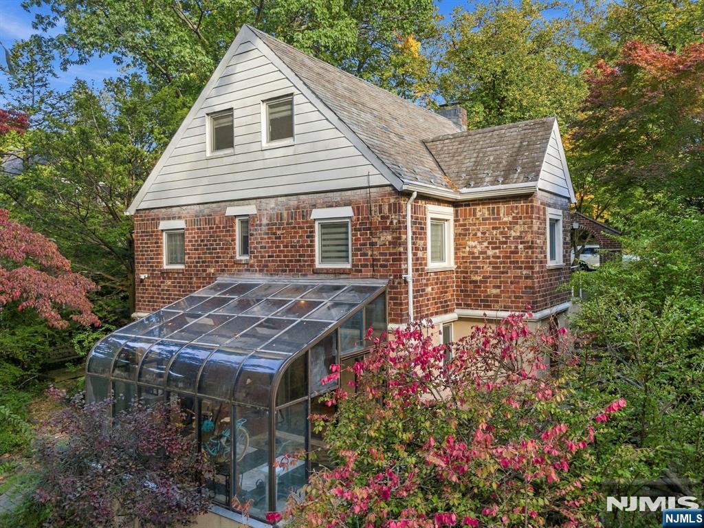 1118 Wilson Avenue Property Photo 4