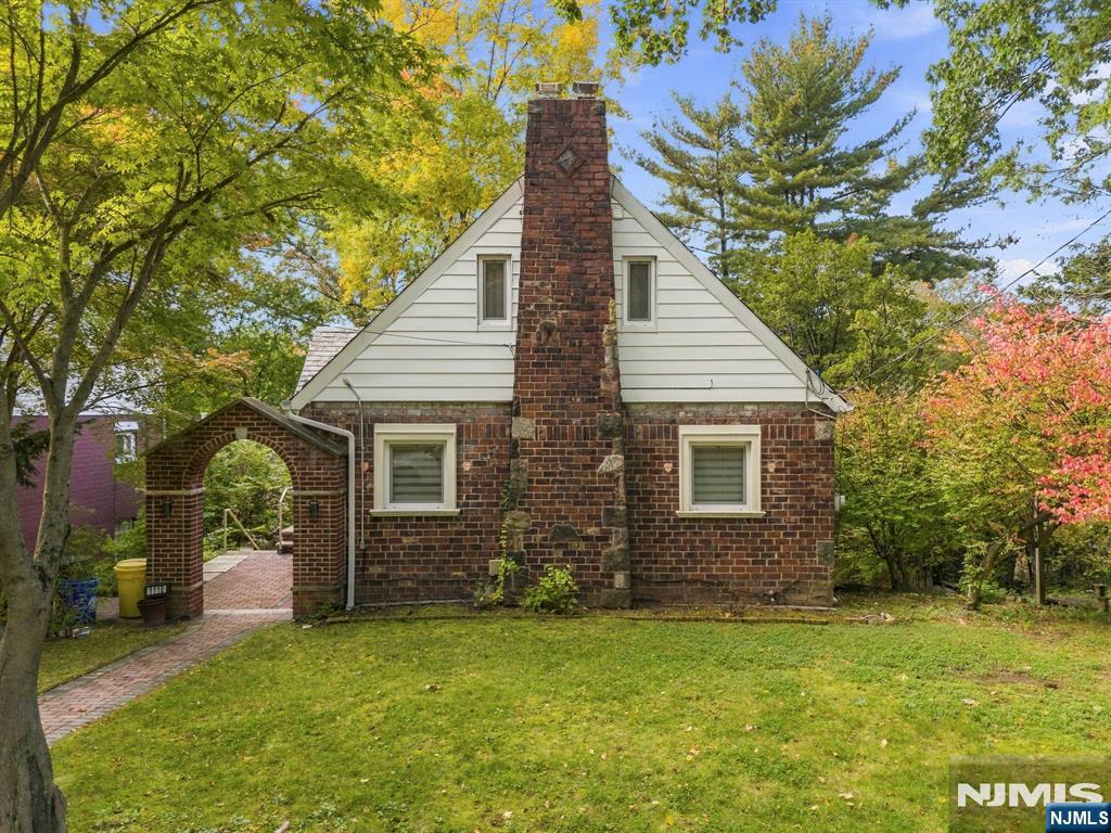 1118 Wilson Avenue Property Photo 6