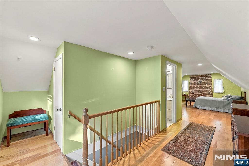 1118 Wilson Avenue Property Photo 20