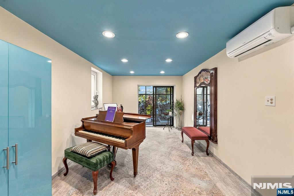 1118 Wilson Avenue Property Photo 25