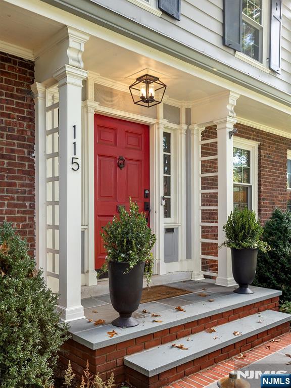 115 Forest Avenue Property Photo 4