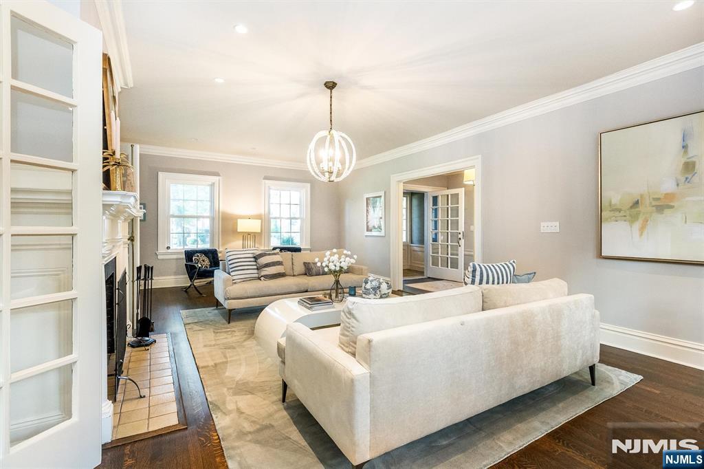 115 Forest Avenue Property Photo 8