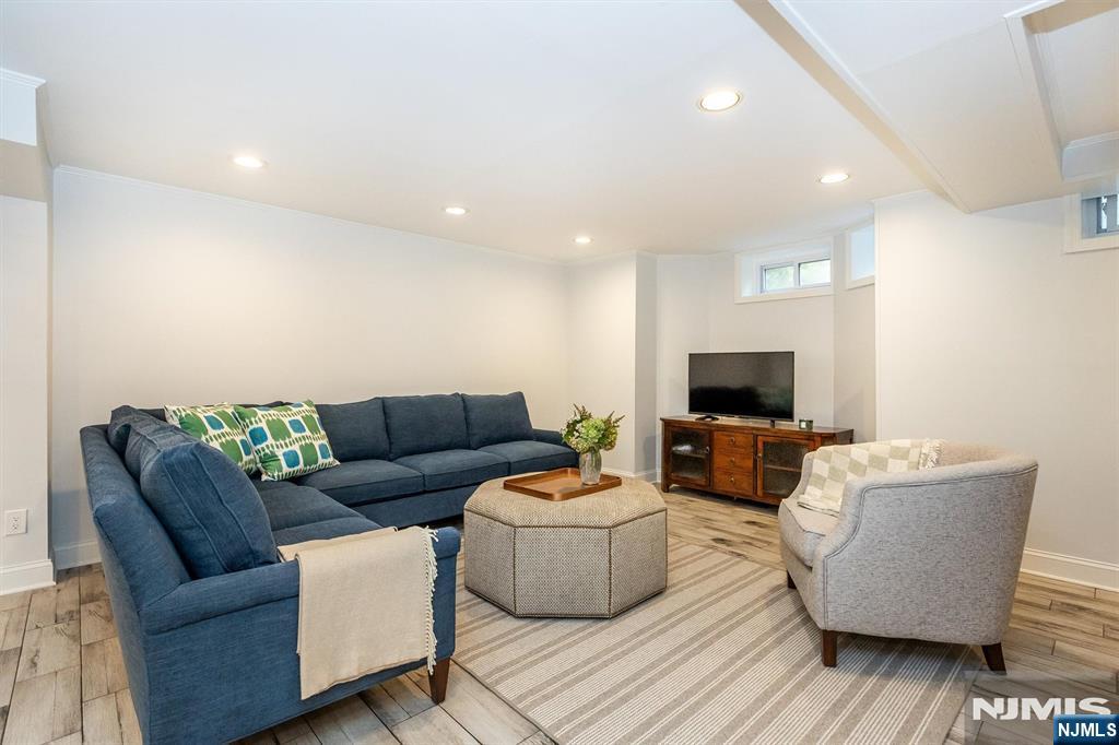 115 Forest Avenue Property Photo 40
